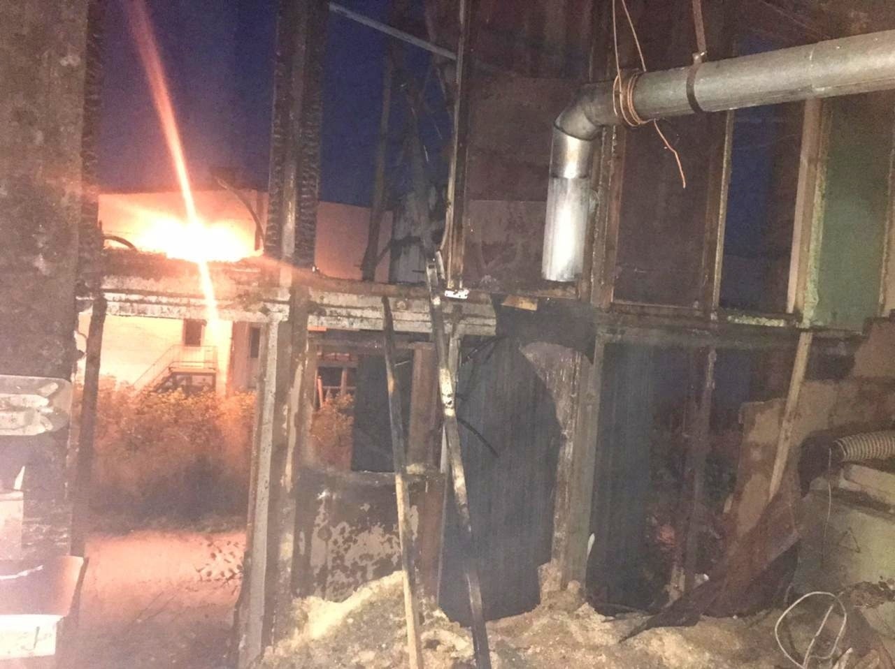 В Нововятске на предприятии деревообработки произошел пожар