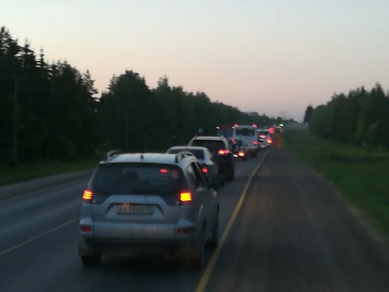 Кировчане опоздали в аэропорт из-за пробок, созданных дорожниками