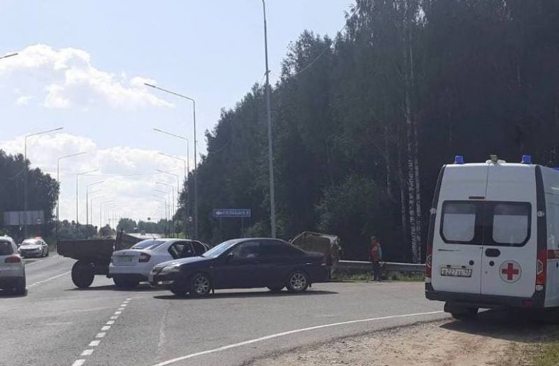 Несовершеннолетние пассажиры «Шкоды» пострадали в ДТП в Орловском районе