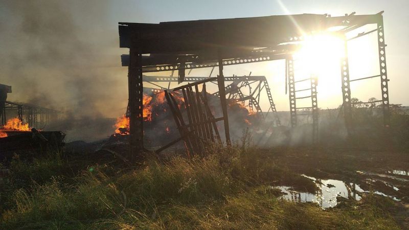 Из-за детской шалости сгорели два сельхозстроения с сеном