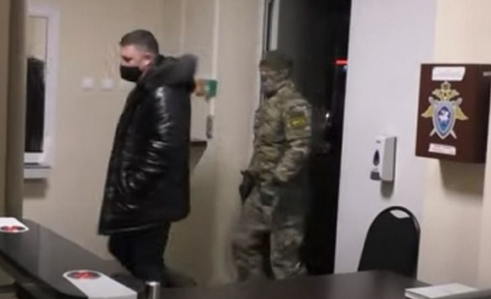 В Слободском экс-полицейского будут судить за взятку и мошенничество