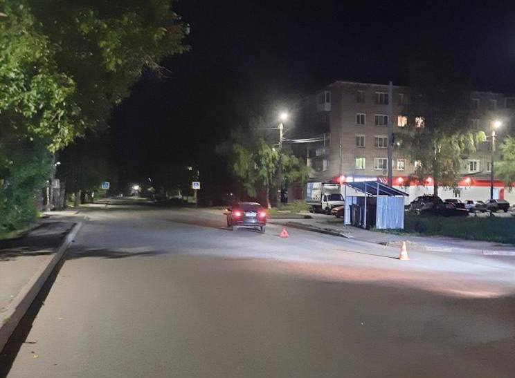 В Кирове автомобиль сбил 8-летнюю велосипедистку