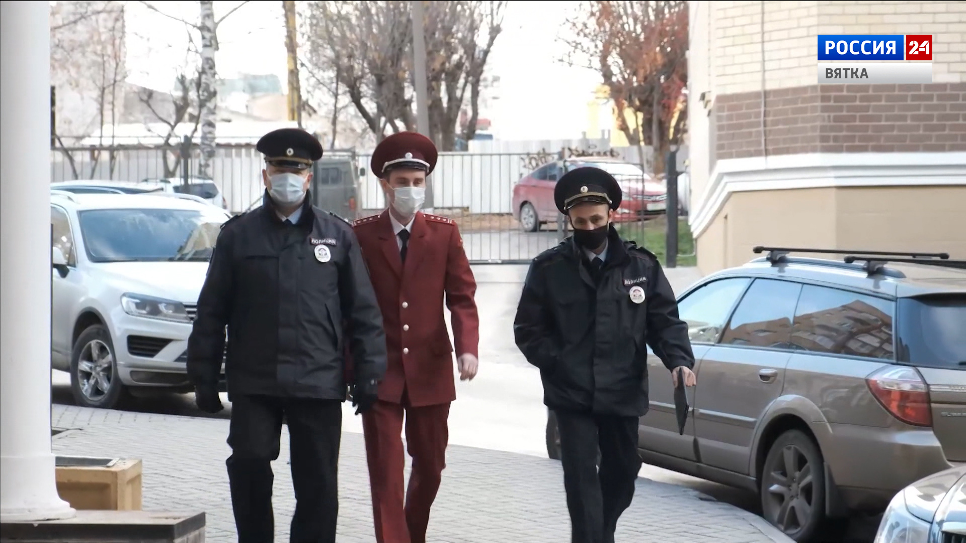 Роспотребнадзор рекомендовал вернуть масочный режим в некоторых регионах