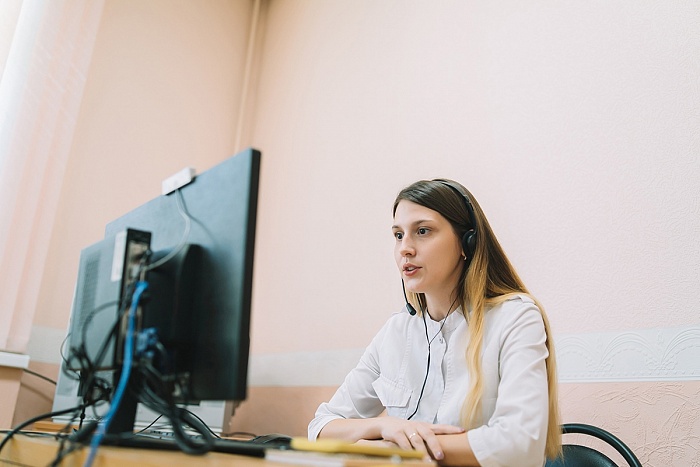 Кировские родители могут получить совет педиатра по видеосвязи