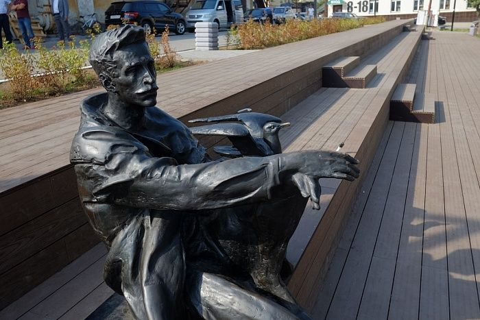 В Слободском установили памятник Александру Грину