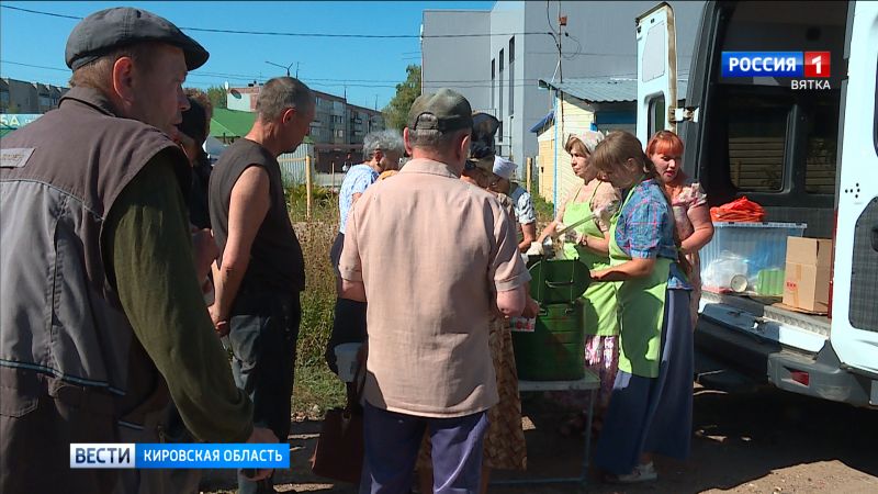 По Кирову курсирует автобус милосердия от Спасского собора
