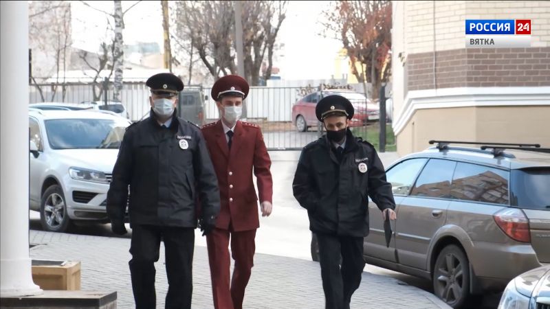 Роспотребнадзор рекомендовал вернуть масочный режим в некоторых регионах