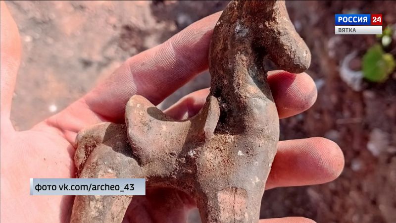 Кировские археологи откопали несколько предметов 18 века