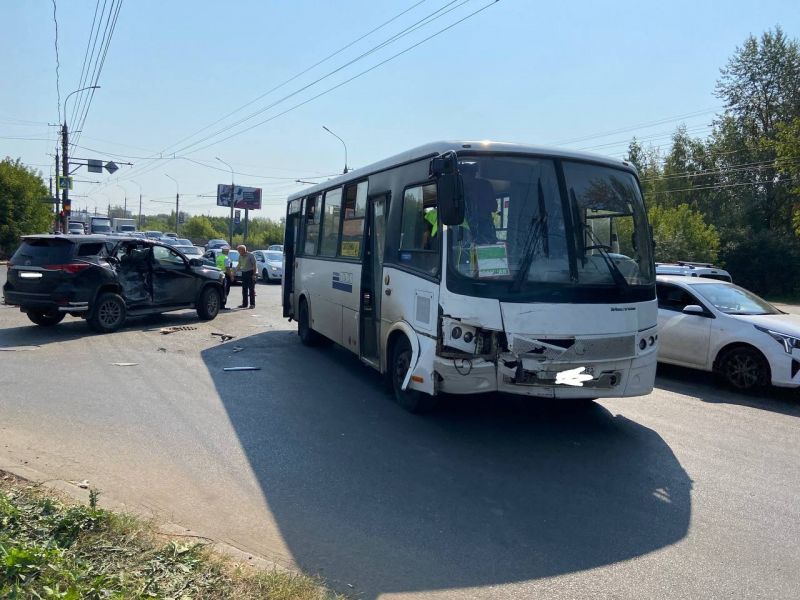 Ребенок пострадал в аварии на перекрестке Воровского с Солнечной