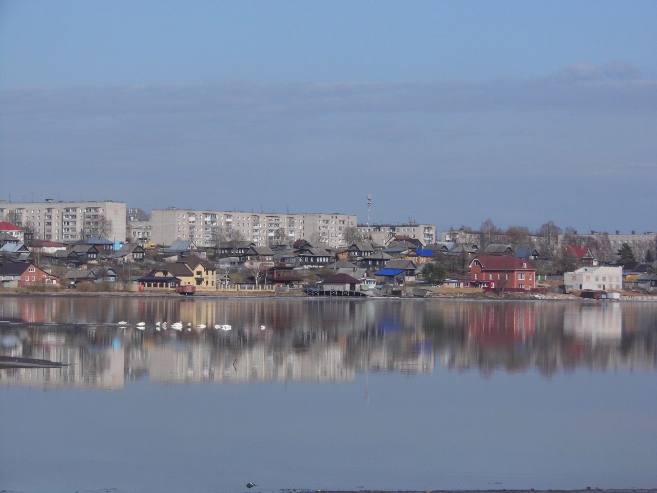 17 жилых аварийных домов не могут расселить в Омутнинксе