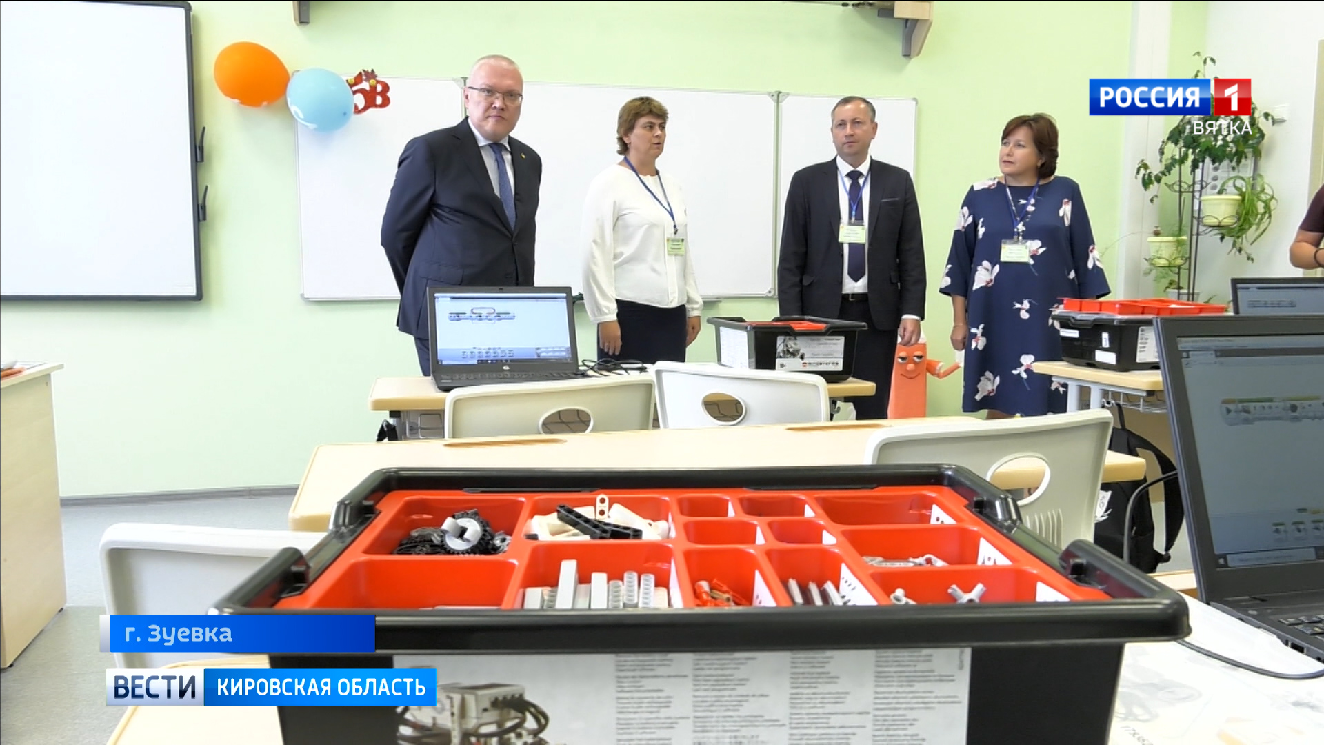 Александр Соколов с рабочим визитом посетил Фалёнский и Зуевский районы