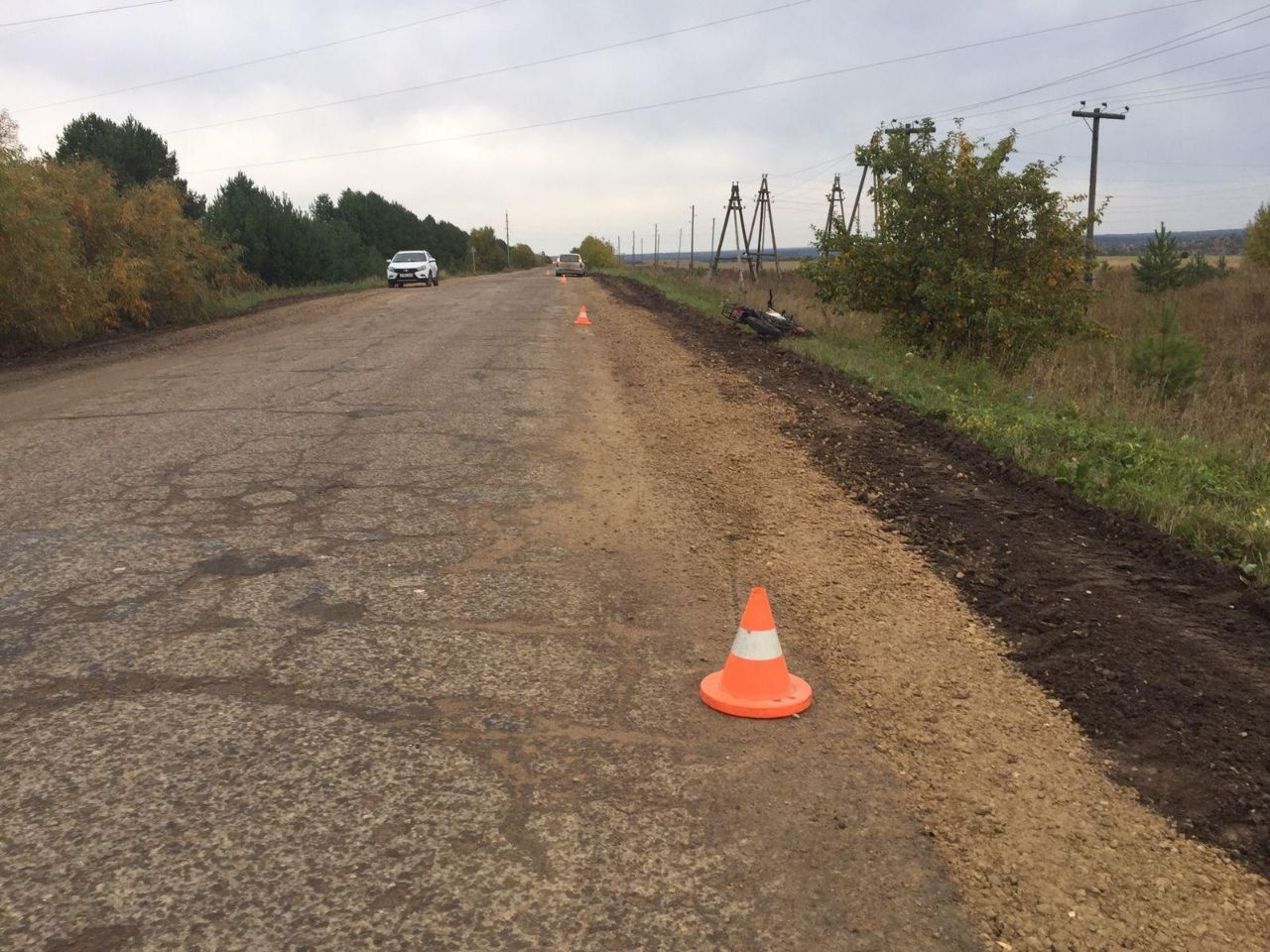 В Кировской области автоледи сбила подростков на мопеде