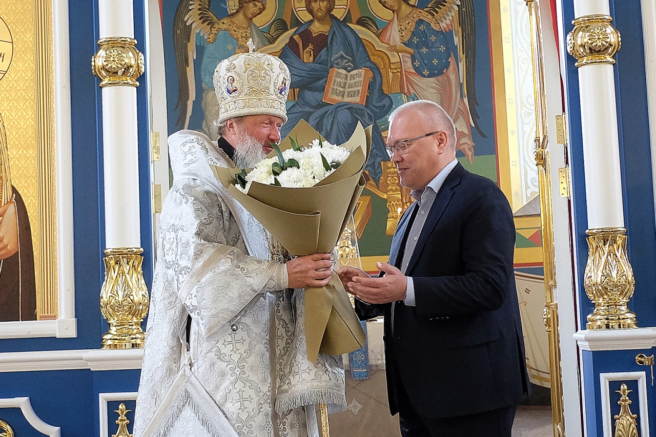 Александр Соколов подарил икону храму Рождества Пресвятой Богородицы в Чистых прудах