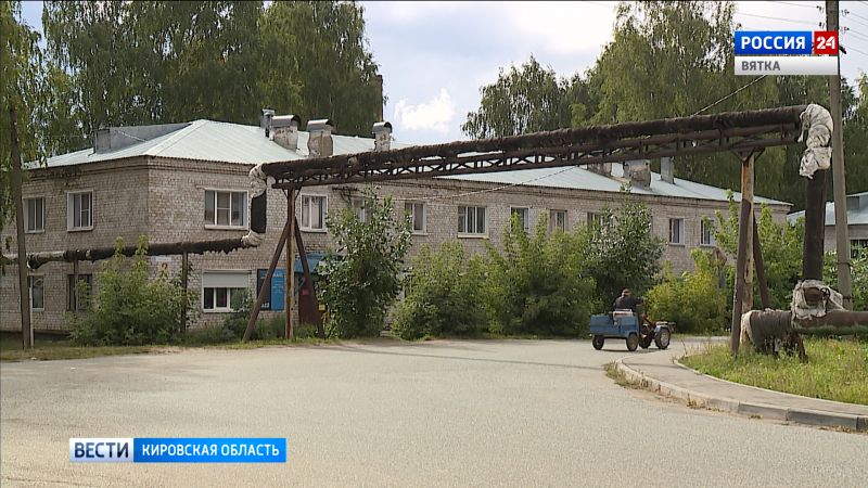 В поселке  Ленинская Искра Котельничского района началась замена поселкового водопровода