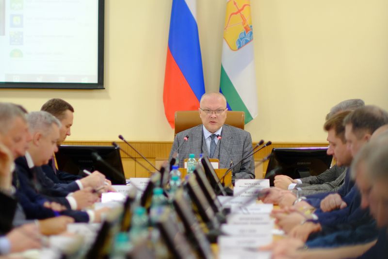 Александр Соколов потребовал оперативнее работать с обращениями жителей