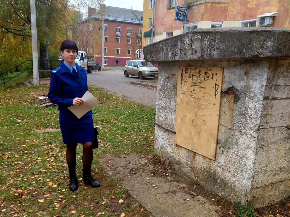 В Кирово-Чепецке по требованию прокуратуры  ограничили доступ посторонним в бомбоубежище