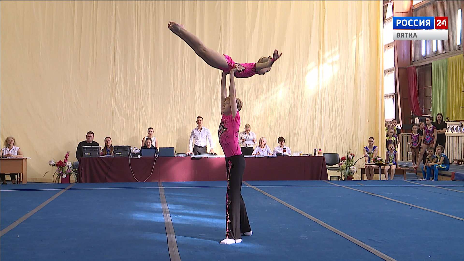 В Кирове прошел чемпионат и первенство области по спортивной акробатике