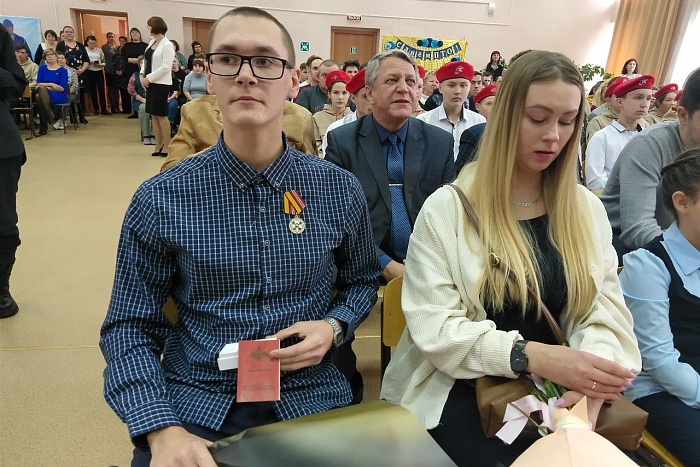21-летний житель Омутнинска получил медаль за «За воинскую доблесть»