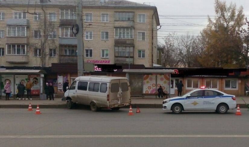 В ДТП с микроавтобусом у ЦУМа пострадал двухлетний мальчик