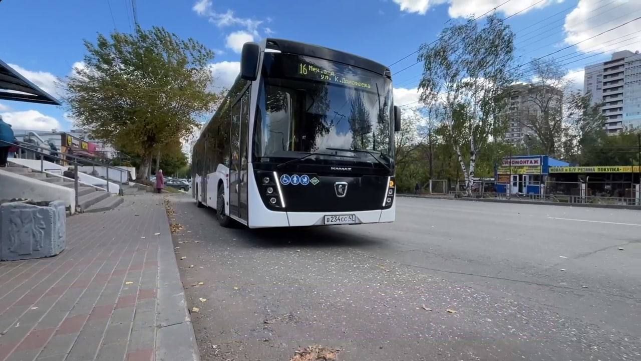 Александр Соколов поздравил автомобилистов с Днем работника автомобильного транспорта