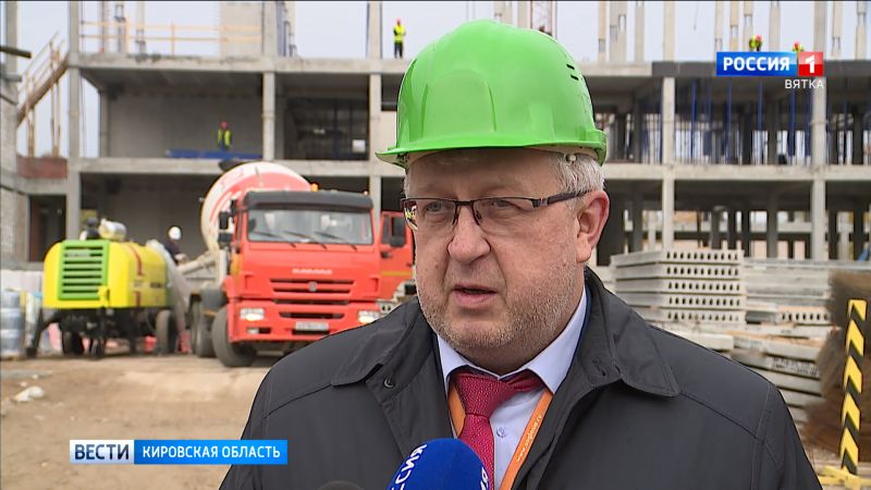 Игорь Селезнев рассказал, почему на полгода пришлось перенести сроки строительства школы в ЮЗР