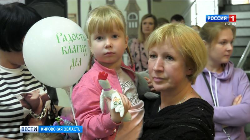 Кировчане присоединились к благотворительной акции «Белый цветок»