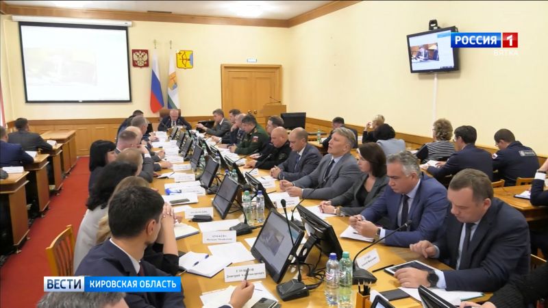 Глава региона Александр Соколов провёл еженедельное совещание