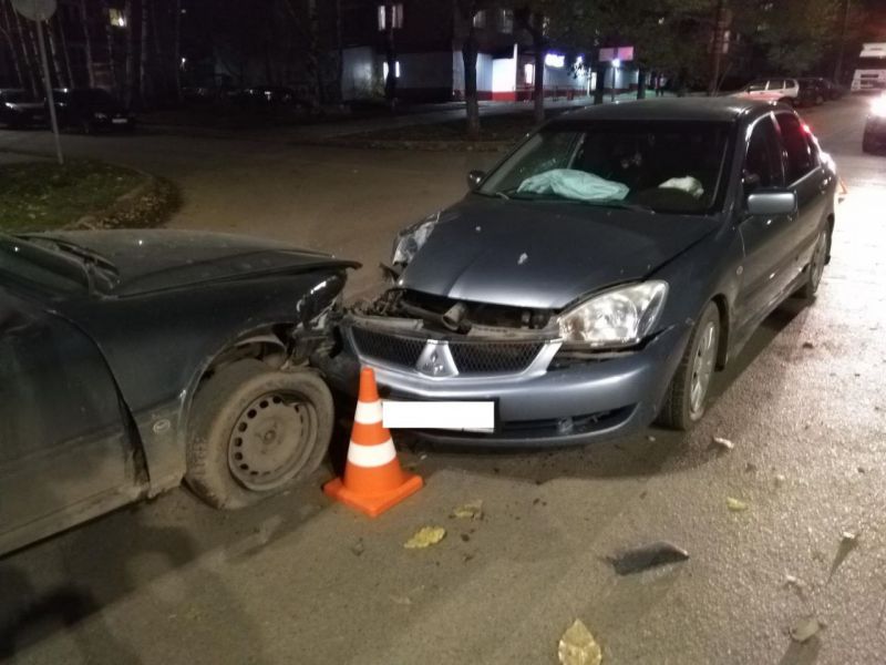 В Кирове водитель выехал на встречную полосу: в результате ДТП пострадал ребенок