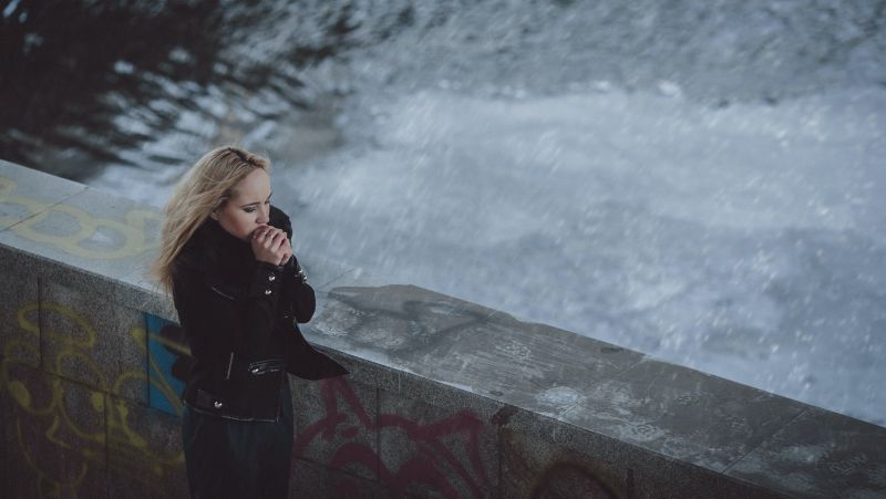 Терапевт рассказал, о каких заболеваниях может говорить постоянное ощущение холода