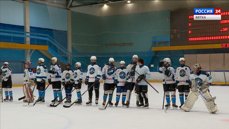Кировские хоккеисты поддержали участников спецоперации
