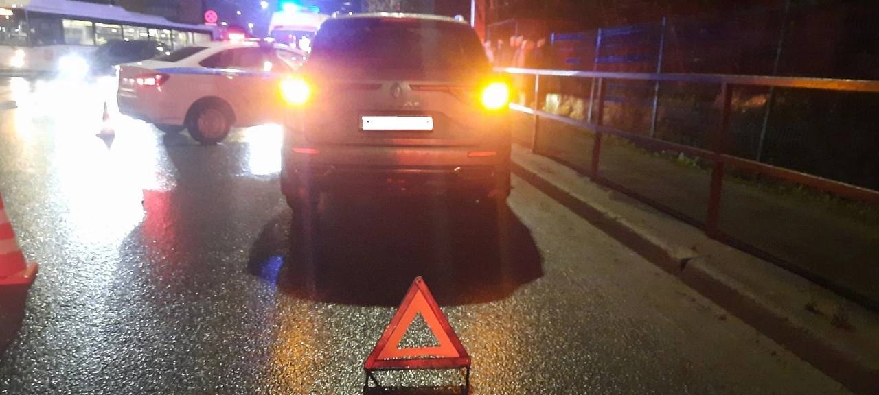 В Кировской области за сутки под колеса авто попали три женщины