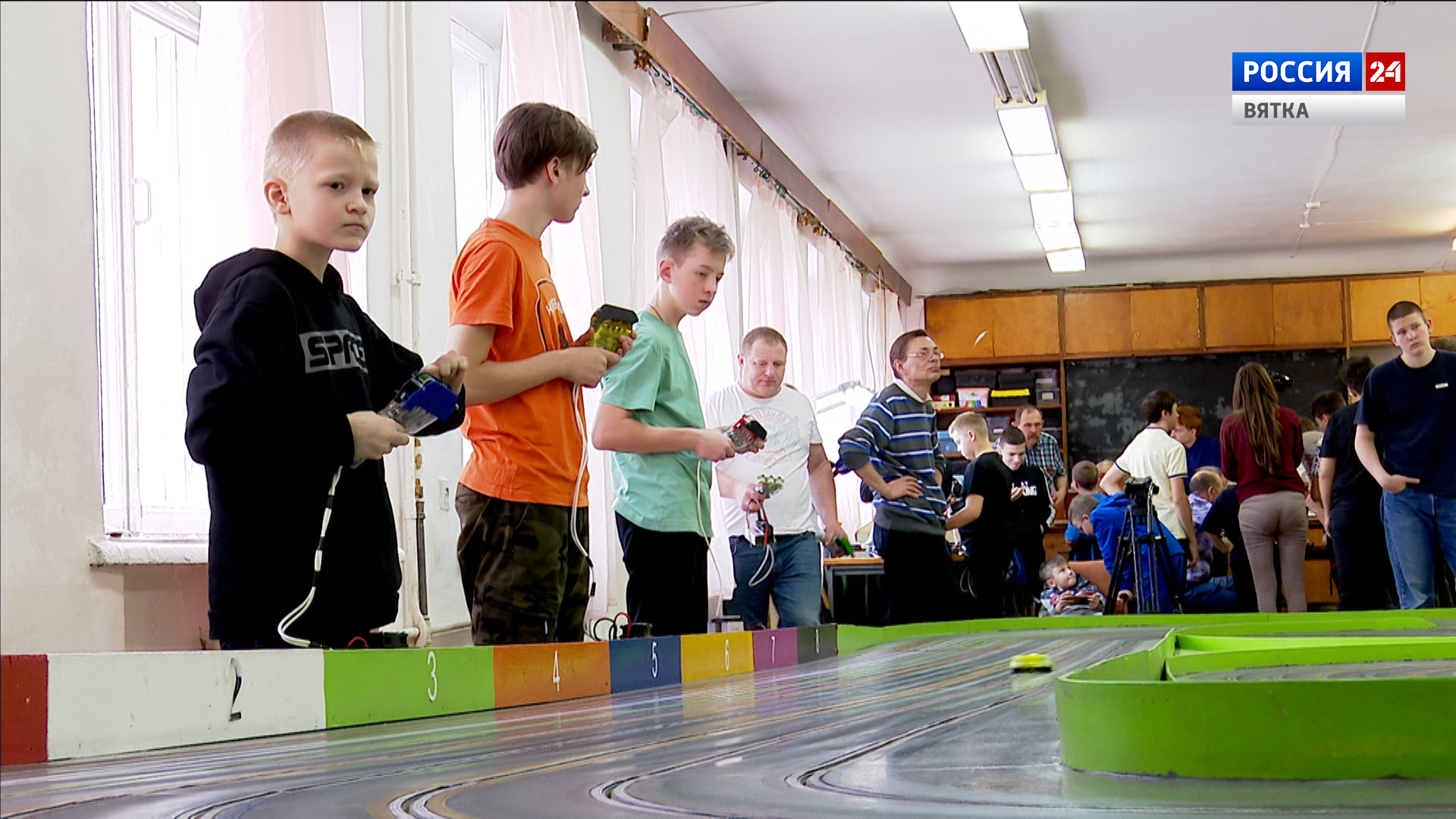 В Кирове проходит первенство России по трассовым автомоделям