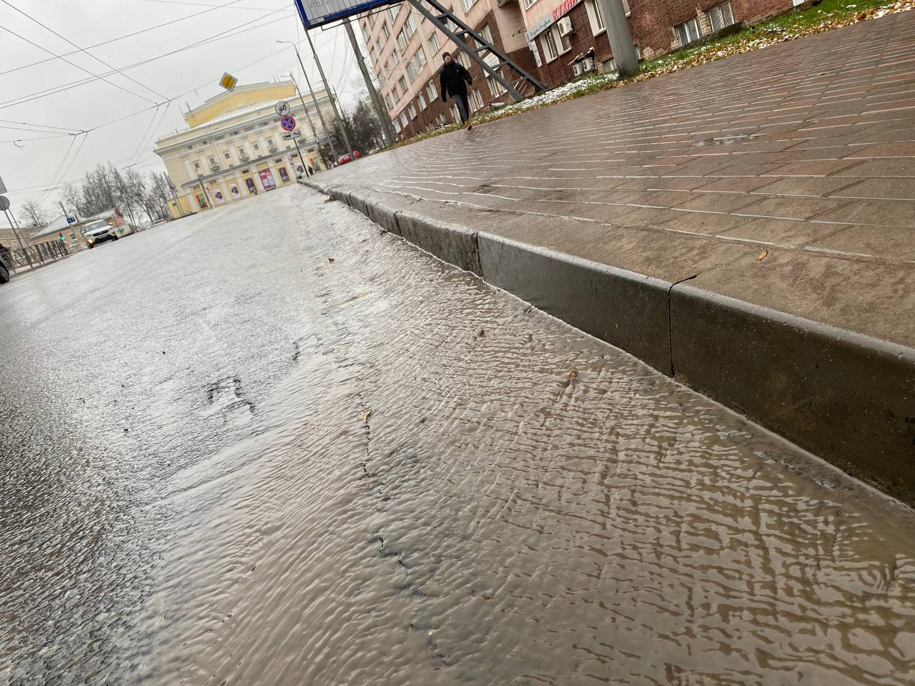 Вячеслав Симаков прокомментировал вопрос о бордюрах у Трансагентства