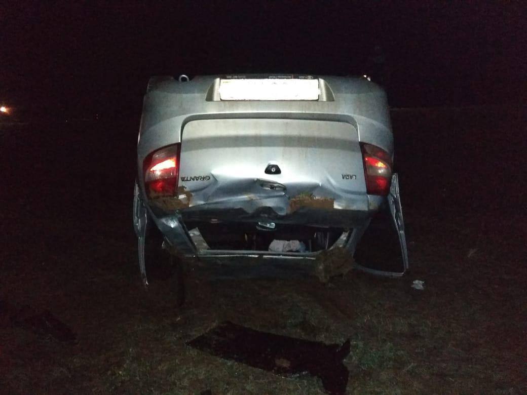 В среду в Малмыжском районе улетели с дороги и опрокинулись две «Лады Гранта»