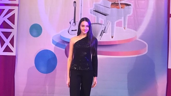 Кировской школьнице подарили авторскую песню