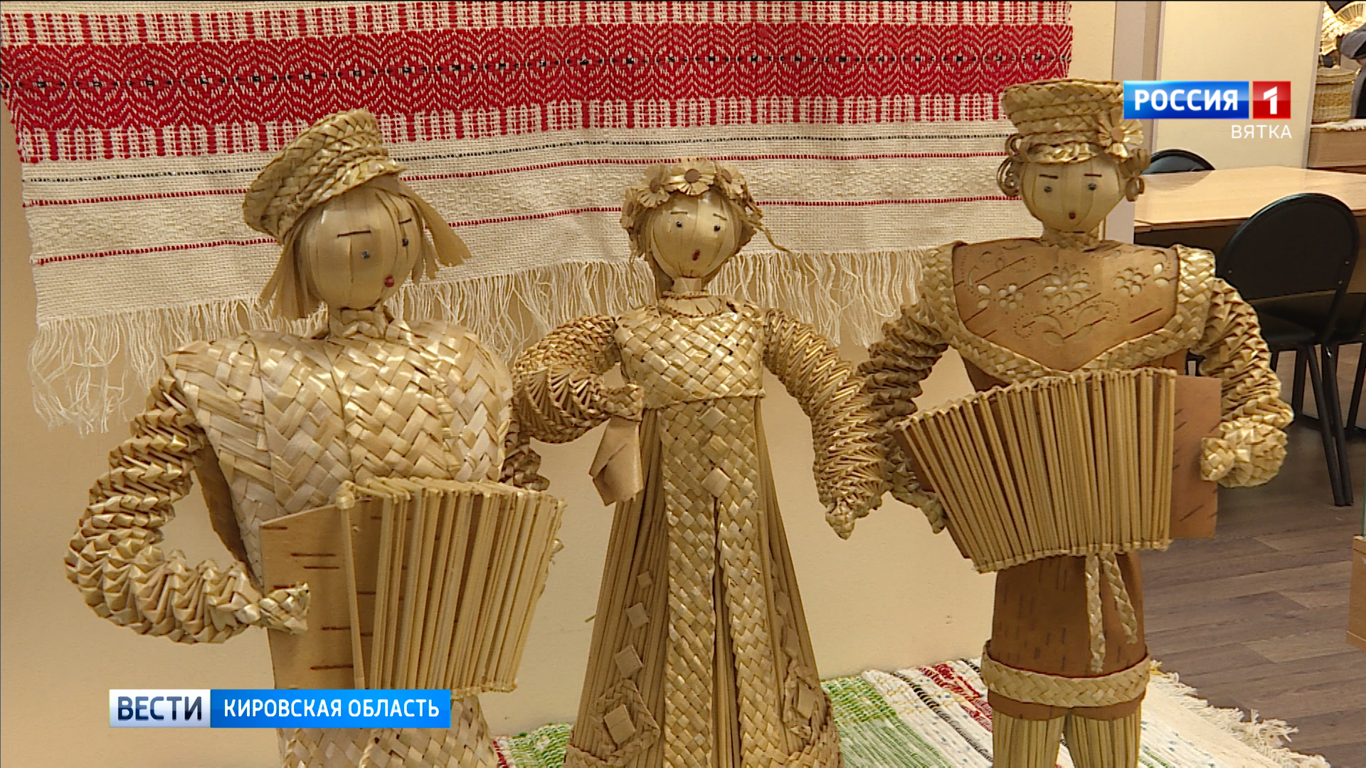 В Народной галерее ОДНТ открылась выставка «Мастерская Солнца»