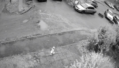 В Кирове полуторагодовалая девочка в одном подгузнике ушла из частного садика