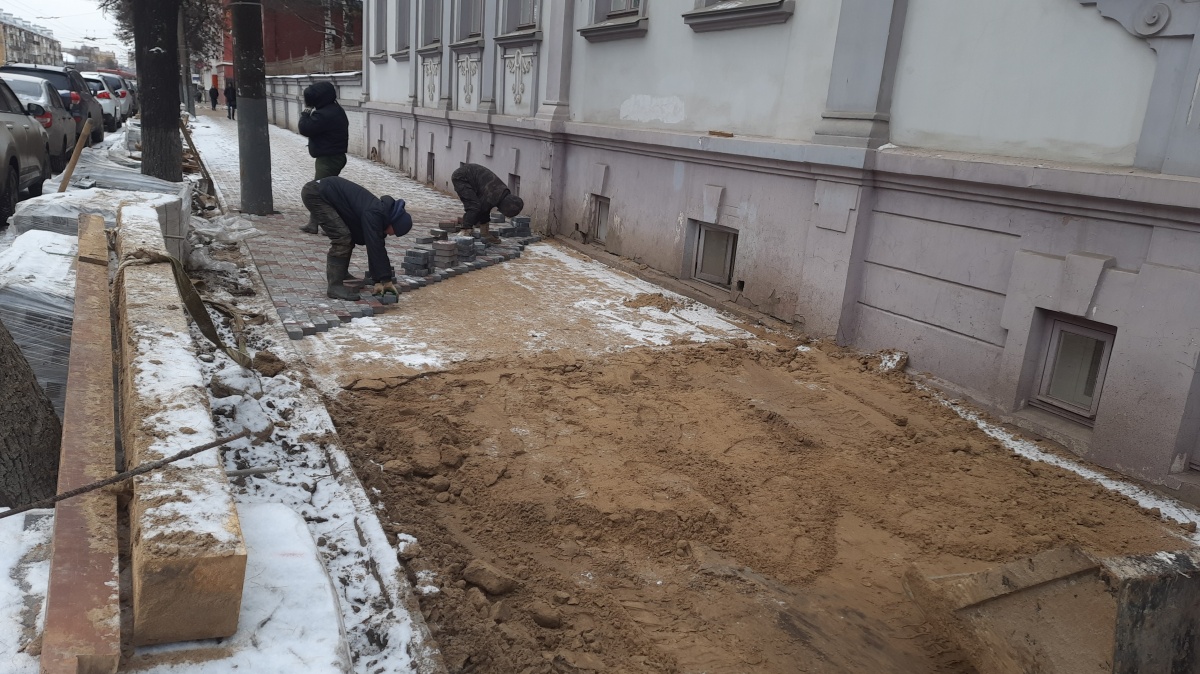 Благоустройство тротуаров в Кирове завершат в течение недели