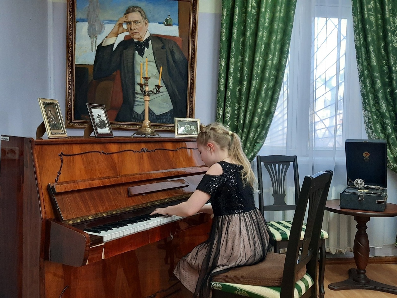 «Шаляпинская гостиная» в Кирове отмечает 10-летие