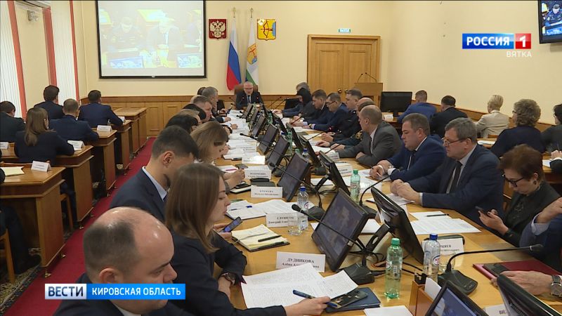 В правительстве Кировской области обсудили уборку снега и готовность к сезону ОРВИ