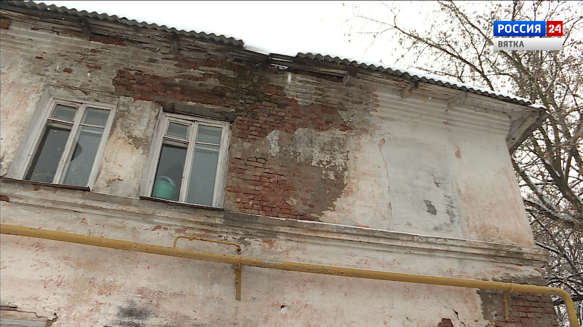 Жильцы аварийного дома на Северо-Садовой не могут добиться ремонта