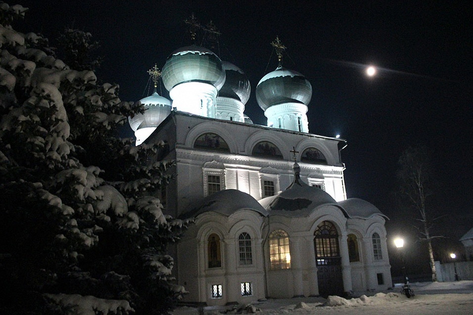 5 декабря отмечается 10-летие Вятской Митрополии и 365-летие Вятской Епархии