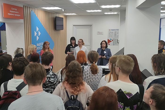 Кировчанам сообщили о 320 вакансиях в сфере ОПК