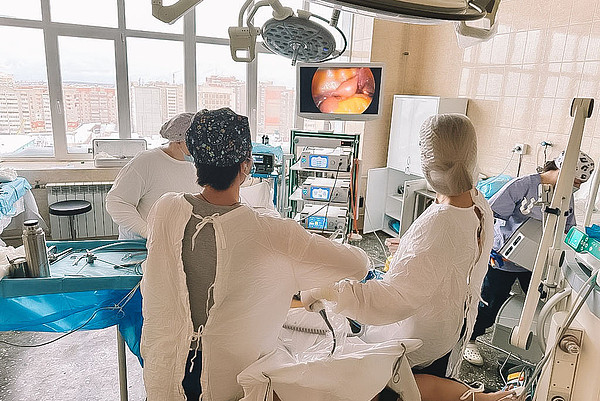 В Кировский онкоцентр приобрели оборудование для малоинвазивных операций гинекологического и урологического профилей