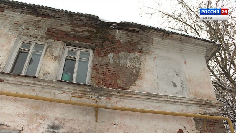 Жильцы аварийного дома на Северо-Садовой не могут добиться ремонта