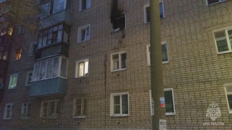 В Кирове при пожаре на улице Володарского спасли пять человек