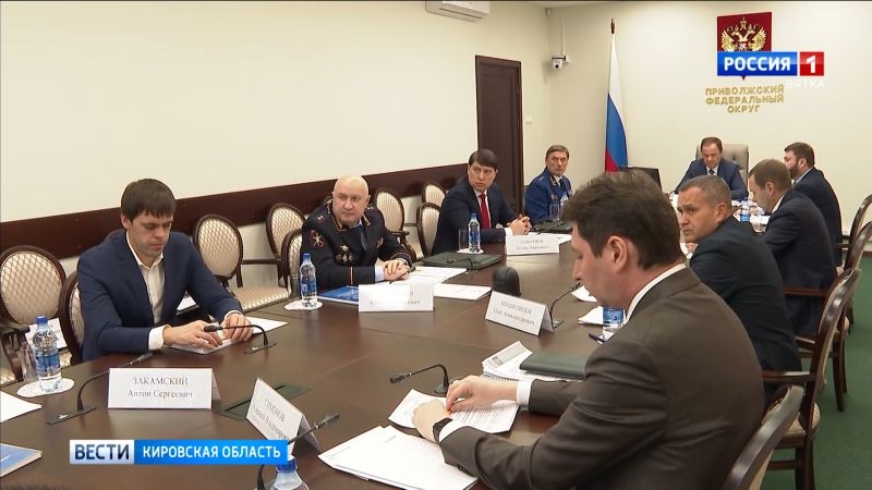 Игорь Комаров провел Совет округа по повышению социального самочувствия в регионах ПФО