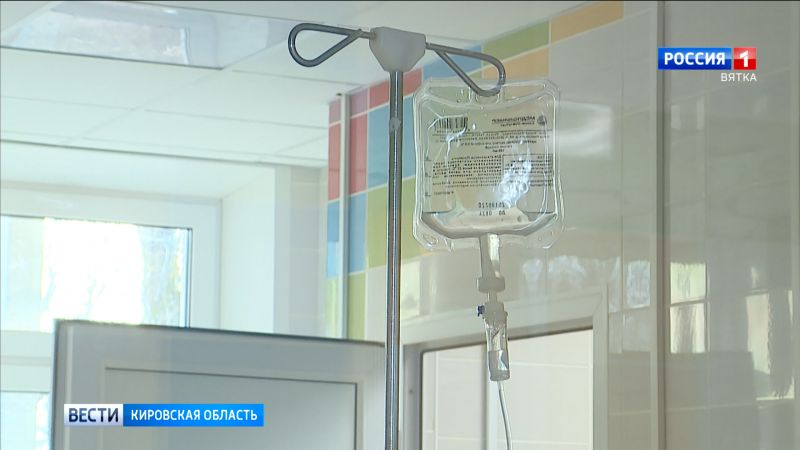 Более восьми тысяч медработников Кировской области будут получать надбавки к зарплате