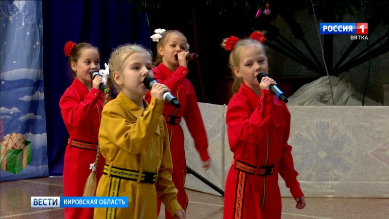 Для детей из тужинского детского дома прошла акция «Полицейский дед Мороз»