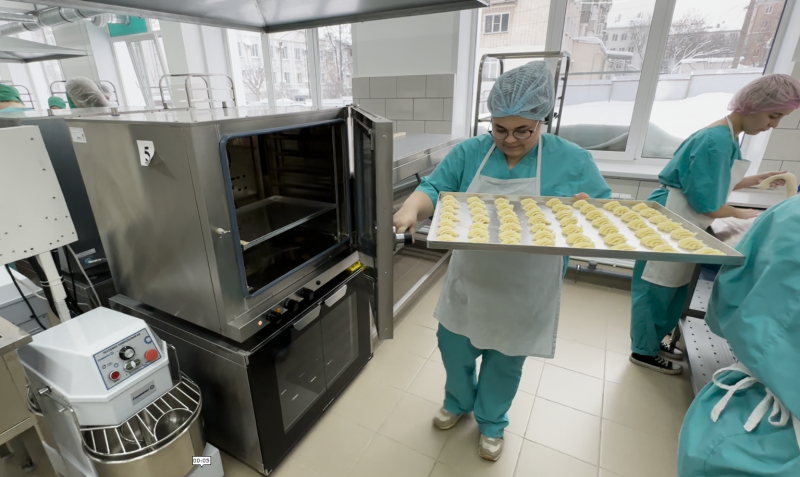 Пекарей в Кирове учат готовить на оборудовании, приобретенном на грант в 5 миллионов